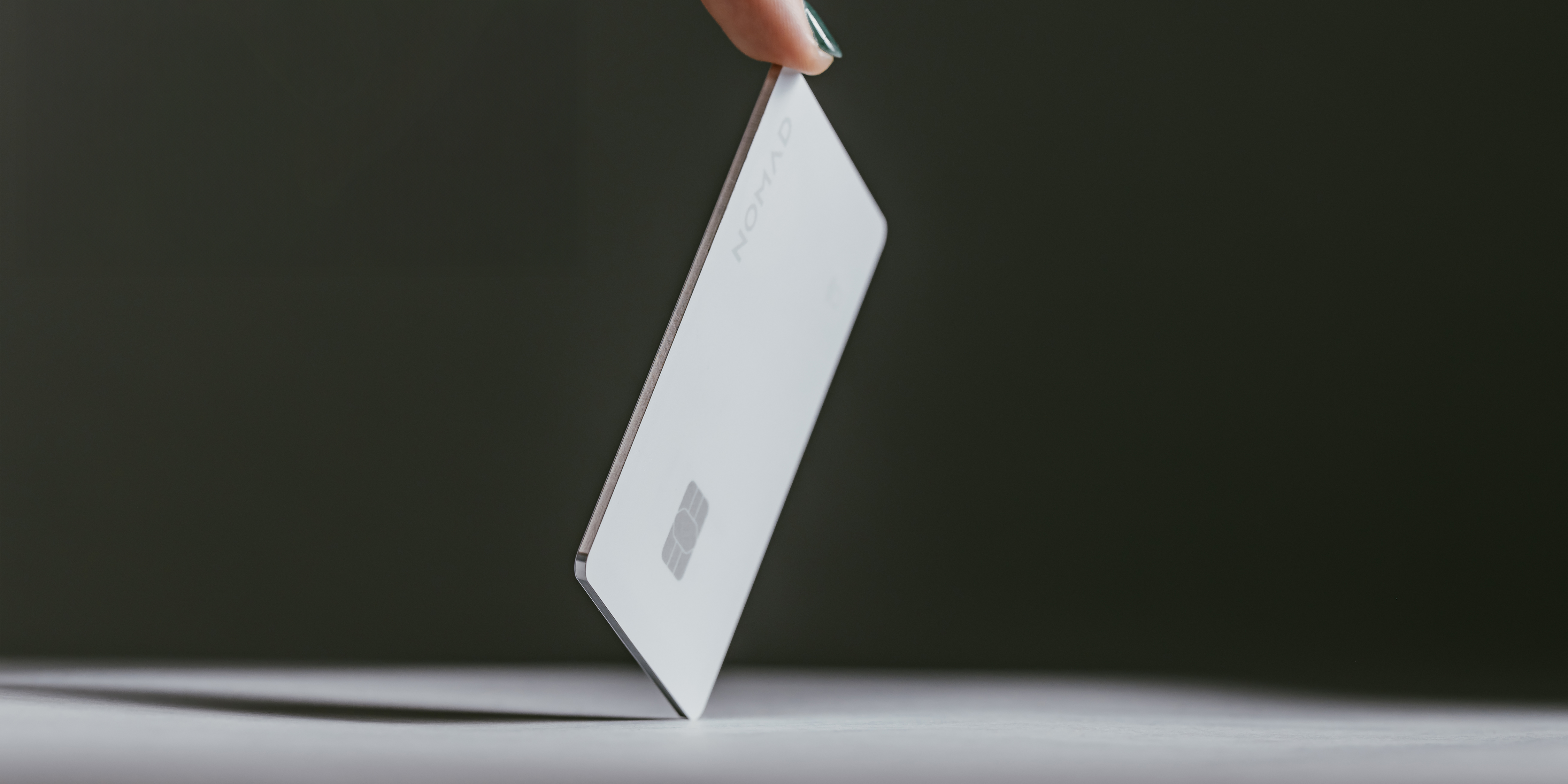 Nomad Tracking Card Pro - White - Apple (Find My)